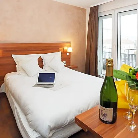 The Originals City, Gare Hotell