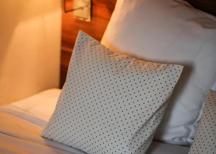 The Originals Access, Gare 3*