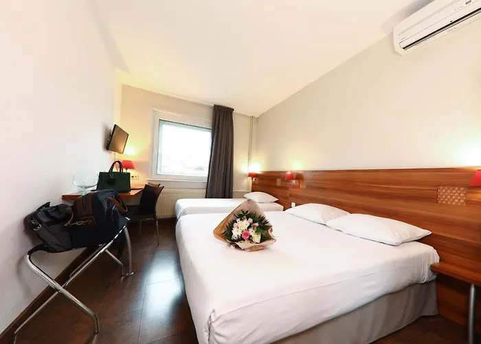 Hotel The Originals City, Gare 3*