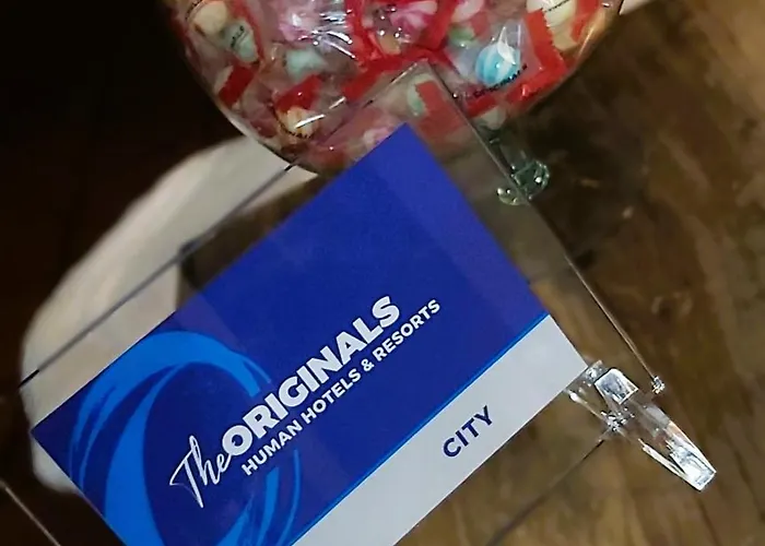 Hotel The Originals Access, Gare