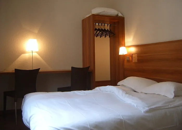 The Originals Access, Gare 3*